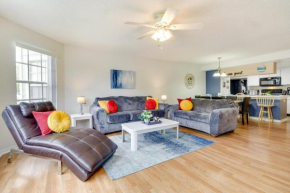 Condo with Pool Access and Patio 8 Mi to Disney!